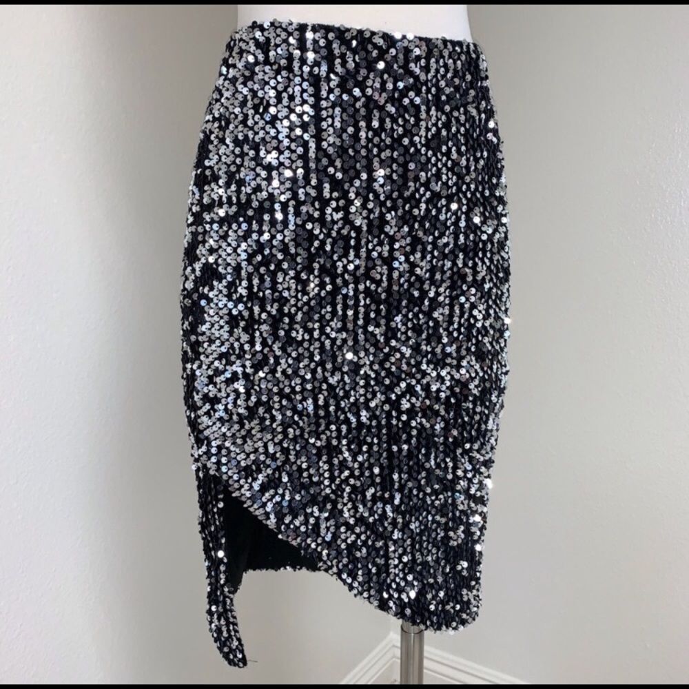 Sequin Slit Skirt....Fits Size 5/6....Brand New
